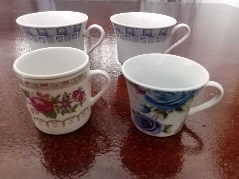 Chávenas de café vintage diversas s/ pires e canecas de vidro coleção