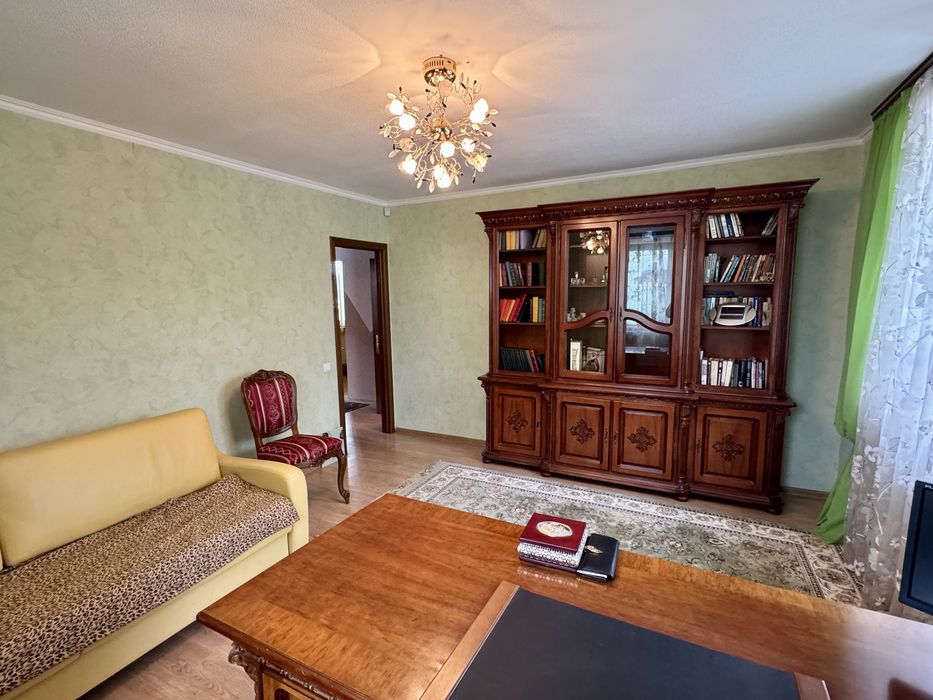 Будинок, 4- кімн, вул. Заставнянська (р-н Фільмобази)