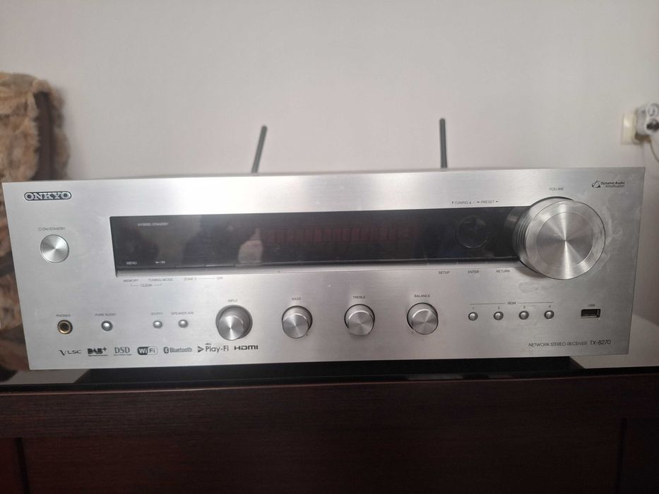 Amplituner Onkyo
