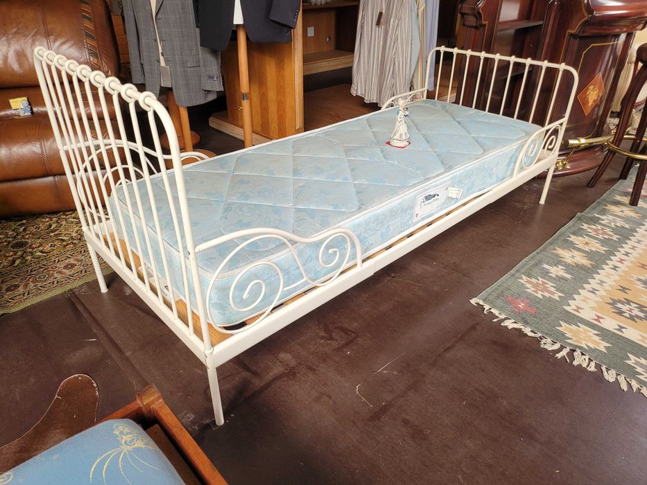Adjustable-length iron bed – With slatted base and mattress – Est64409329338883120