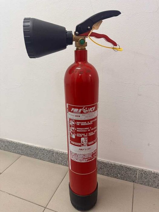 Extintor de Incêndio CO2 de 2kg – Fire Ice (FI-2000)