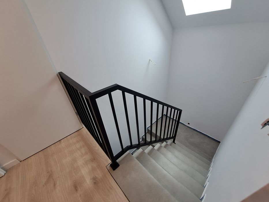 Balustrady wewnętrzne lakierowane proszkowo