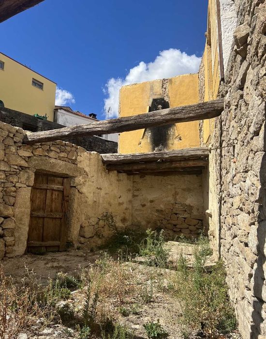 Casa em Ruínas Vilarinho da Castanheira