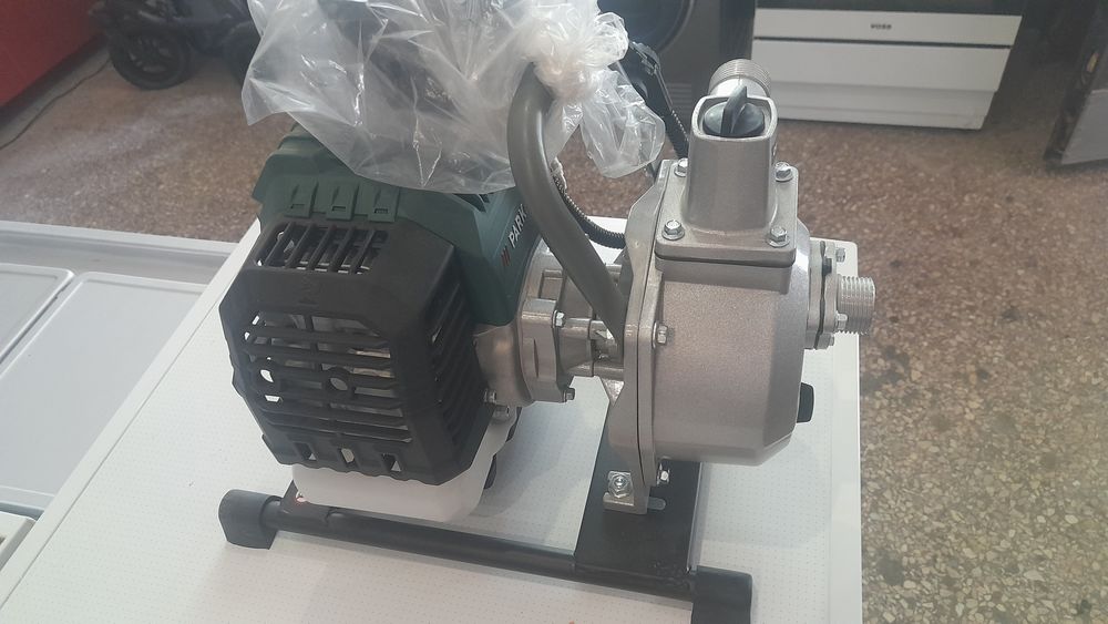 Бензиновий водяний насос  Parkside