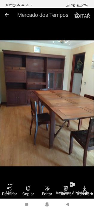 Mesa antiga, maciça, 
de madeira de Castanho ,extensível, e 4 cadeiras