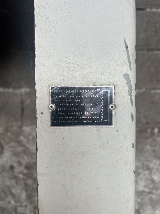 Serra de fita industrial