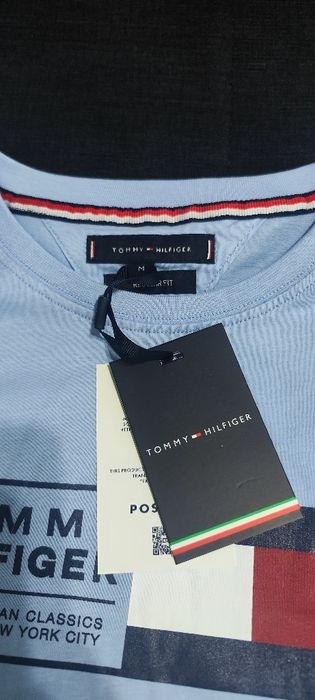 T-shirt Tommy tamanho M cor azul bebé
