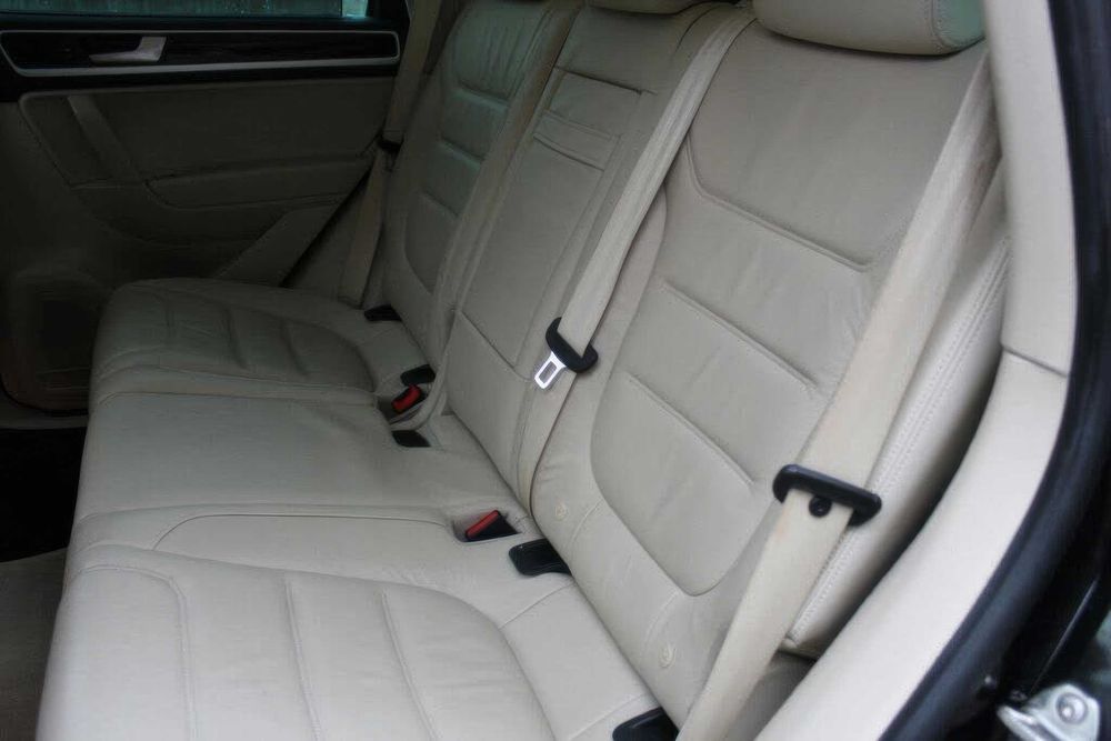 Volkswagen Touareg Lux      2015