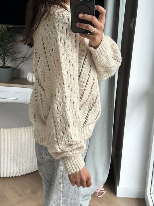 Sweter welniany azurowy kremowy