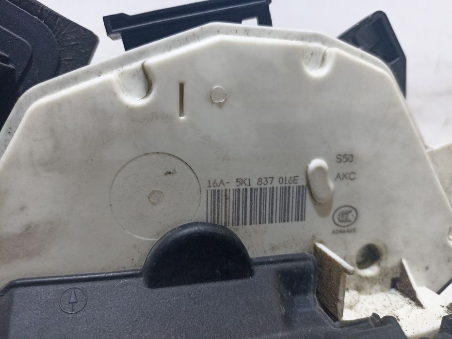 Fechadura / fecho porta frente direito SEAT Leon (5F1)