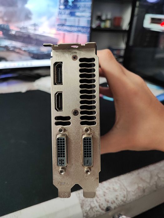 Karta graficzna GTX770 TITAN pracująca