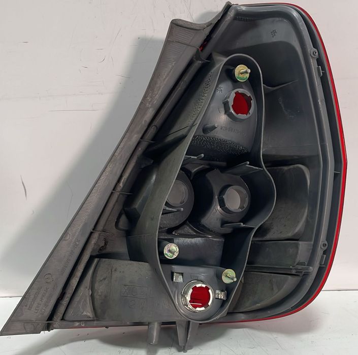 FAROLIM TRASEIRO DIREITO HONDA JAZZ II (GD_, GE3, GE2) [01-08]