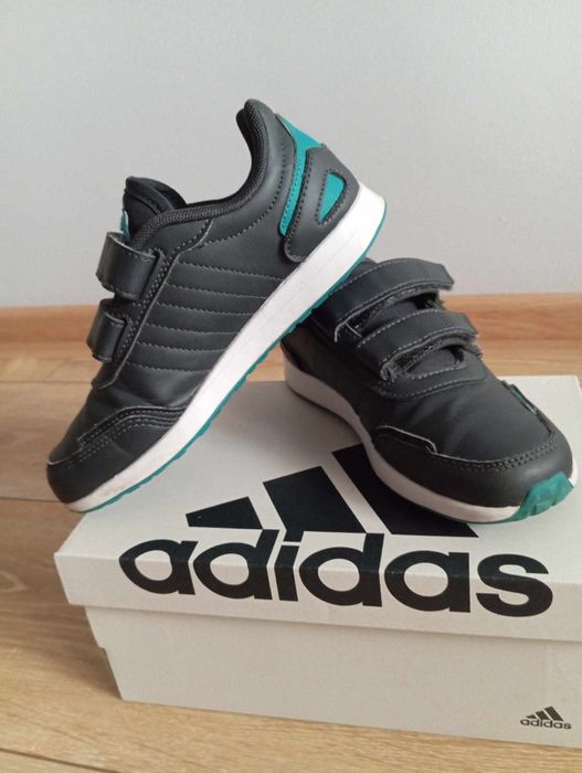 Sprzedam chłopięce buty Adidas