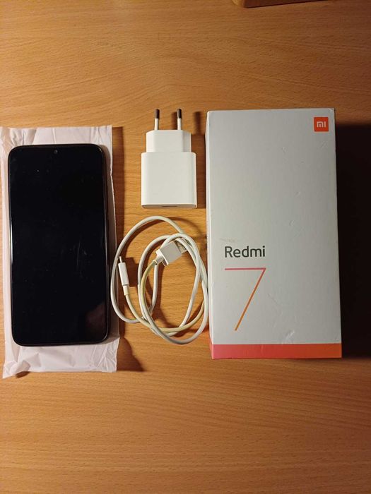 Телефон Redmi 7 (2 / 16 GB)