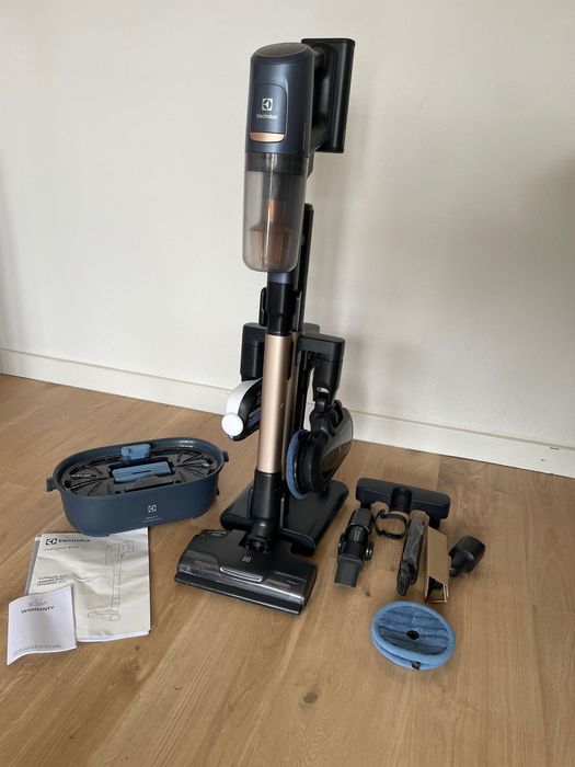 Odkurzacz pionowy ELECTROLUX Power Hygienic 800