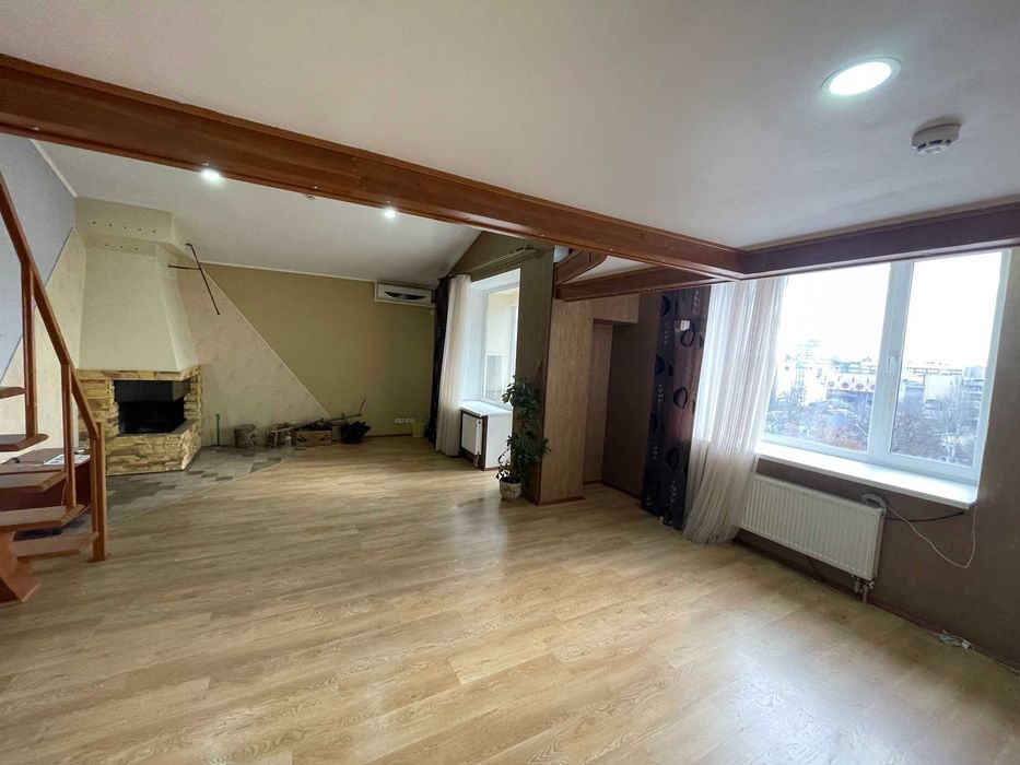 Центр Спаська офіс в бізнес-центрі 238 кв.м. ремонт ціна 150 тис.у.о.