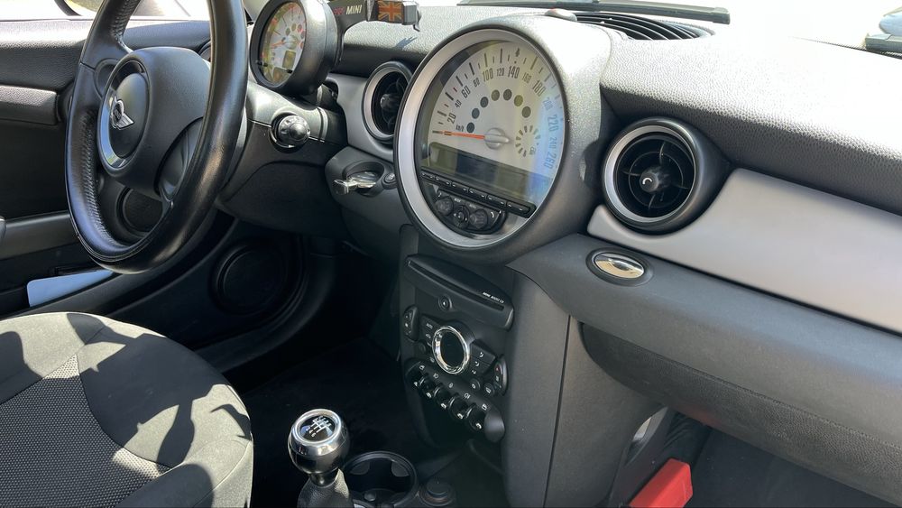 MINI One 1.6 2011 gasolina 182000km (LER descricao)