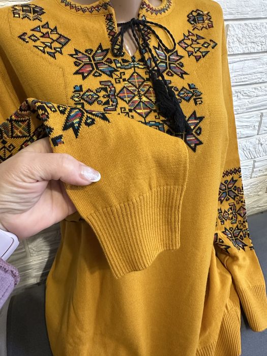 650 грн. Жіноча кофта вишиванка светр р52-56