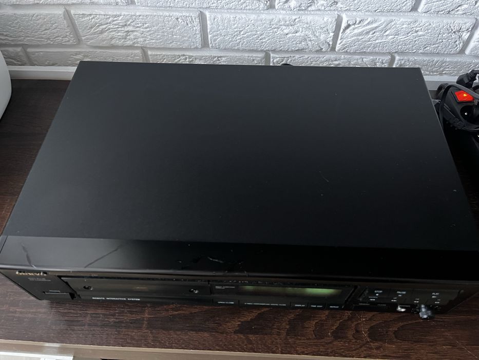 Compact Disc Player RI. ONKYO DX-6810
