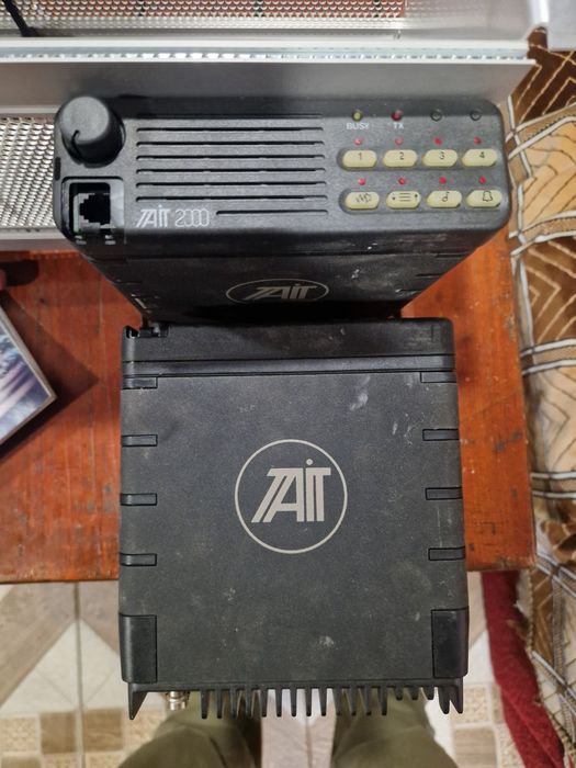 Радиостанция  TAIT 2000