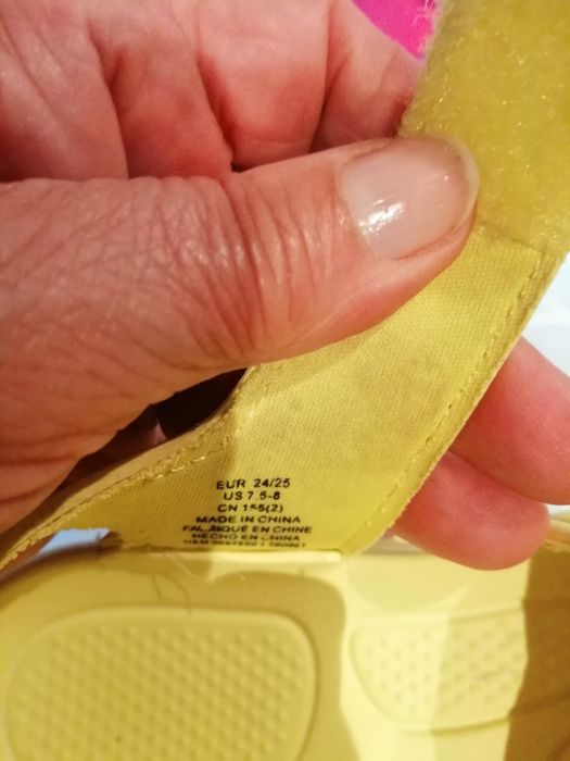 Sandálias menina tamanho 24/25