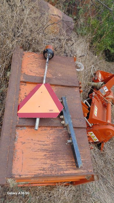 Trator Kubota L2550 4x4