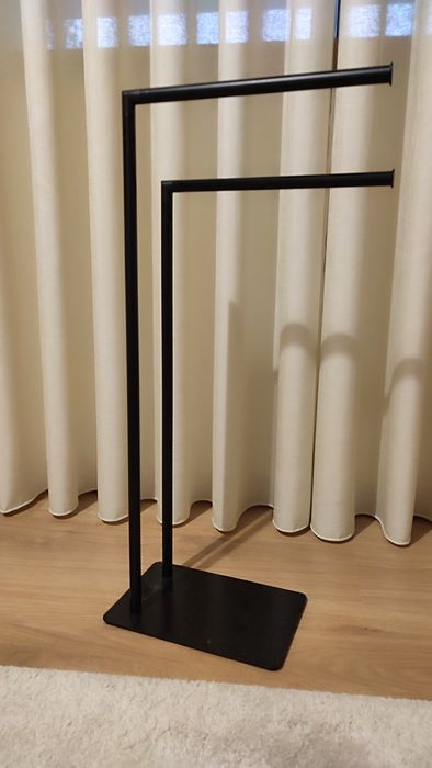 Toalheiro WC preto