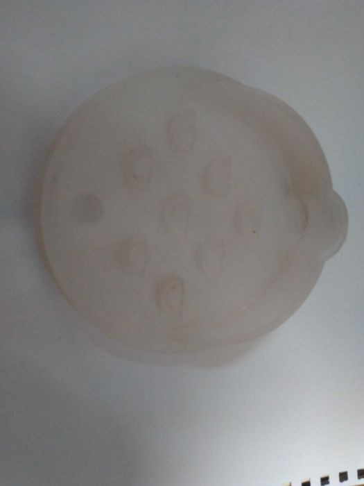 пластикова кришка для скляної пляшки 3 см. для банки.