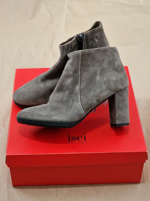 Замшеві черевики-ботильйони IL LACCIO на підборах, р36