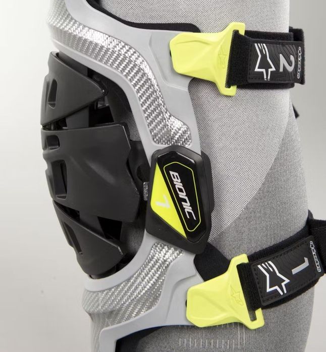 ТОПові карбонові брейси Alpinestars Bionic 7 для мотокросу та ендуро