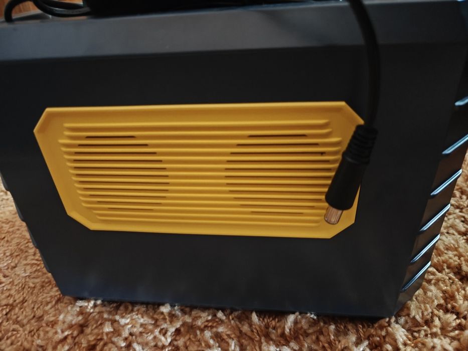 Зарядна станція 600w