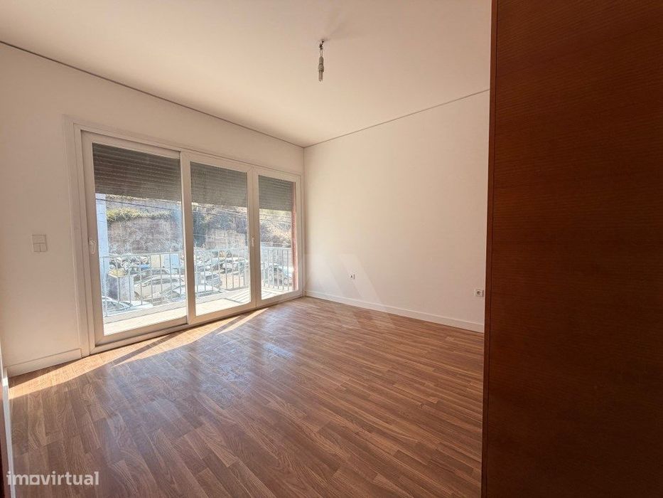 Moradia T4 em Mina de Água, Amadora