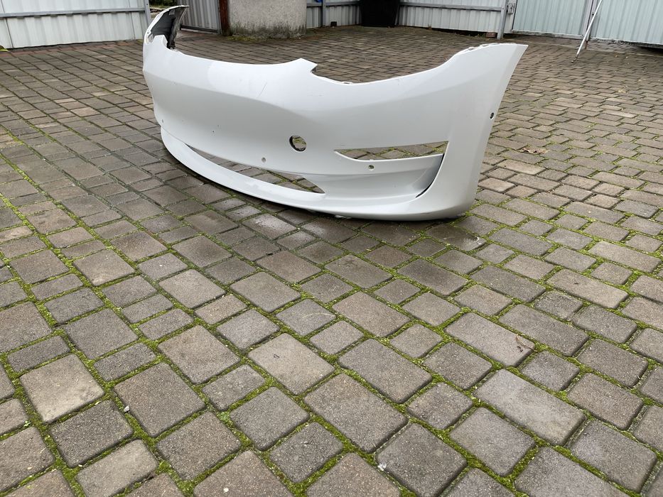 Бампен передній Tesla Model 3 під партроніки