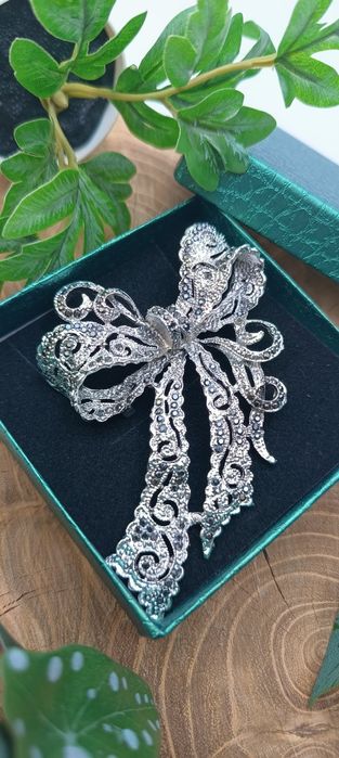 Nowa bardzo duża ekskluzywna broszka wisiorek ażurowa kokarda + gratis