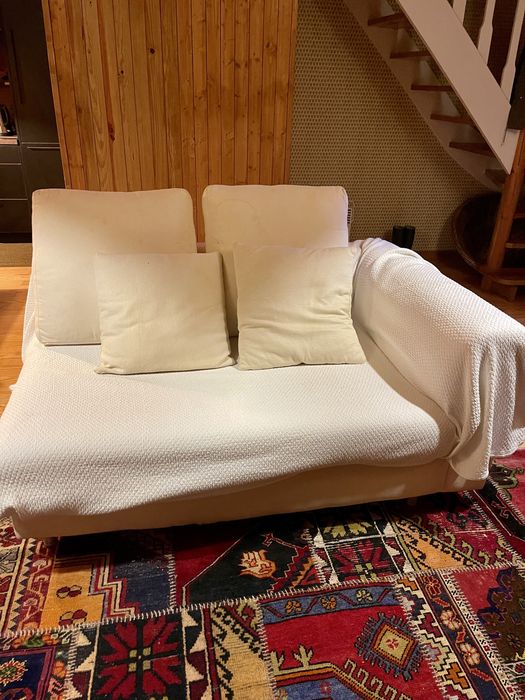 2 Sofas em tecido lavavel Almofadas e mantas incluidas 1.50mx1.05m 75€