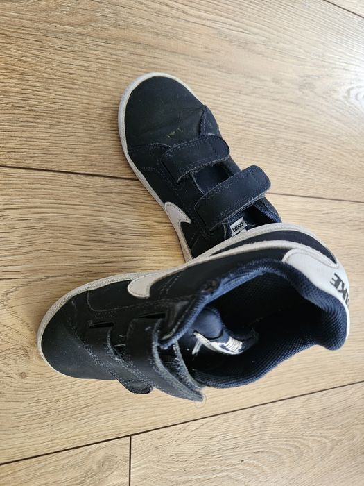 Buty dziecięce Nike Court Royale na rzepy r. 27,5 (16,5 cm)