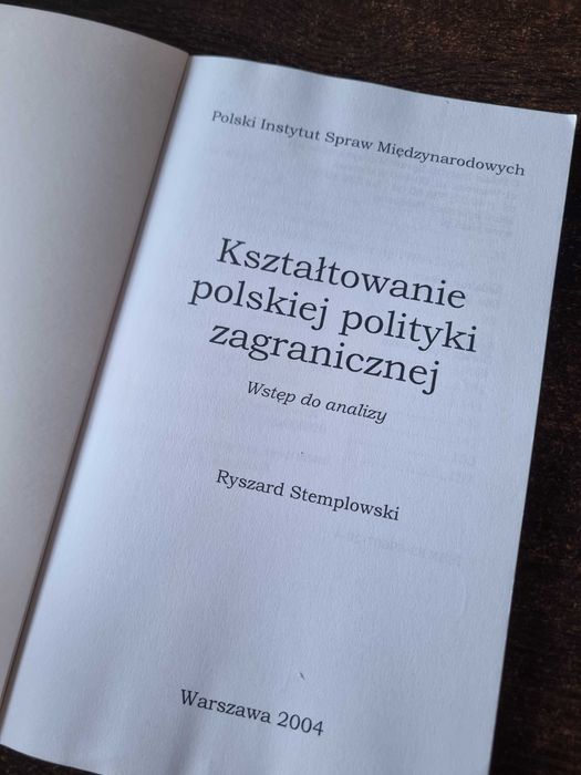 Kształtowanie polskiej polityki zagranicznej Stemplowski