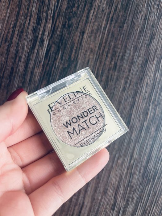 Cien do powiek brokatowy eveline wonder match