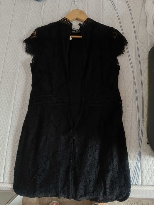 Vestido preto rendado