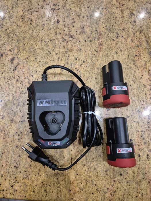 Parkside - 12v ładowarka + 2x akumulator