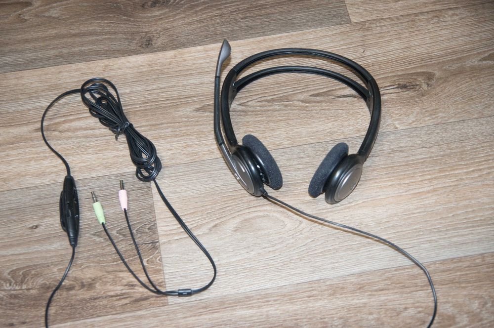 Навушники з мікрофоном Sennheiser PC 136