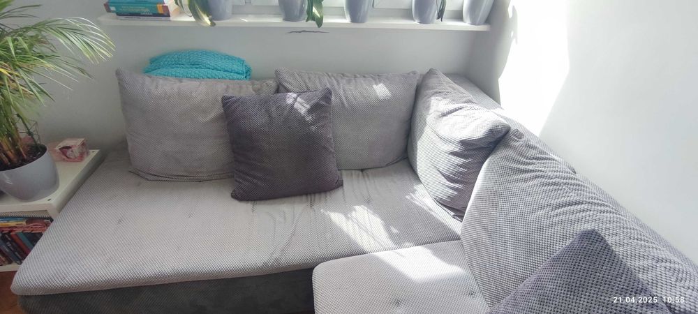 Sprzedam narożnik z funkcją spania rozm. 260/193 cm