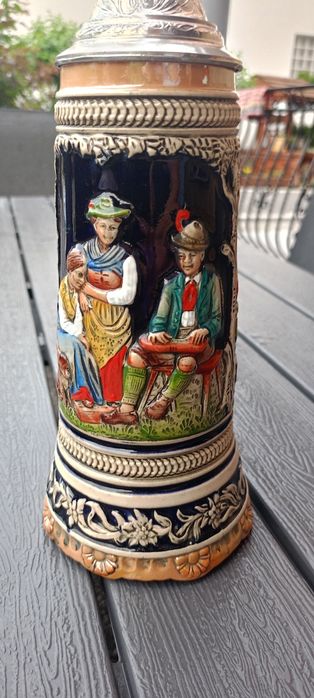 Piękny niemiecki  ceramiczny kufel z pozytywką