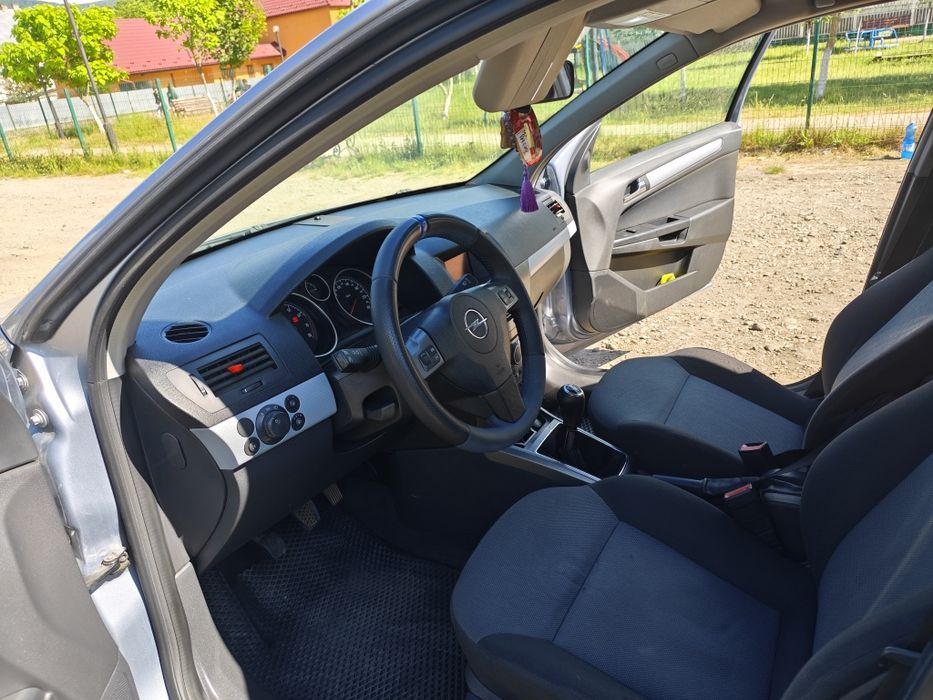 Продам Опель Астра Н!!!!!2005рв