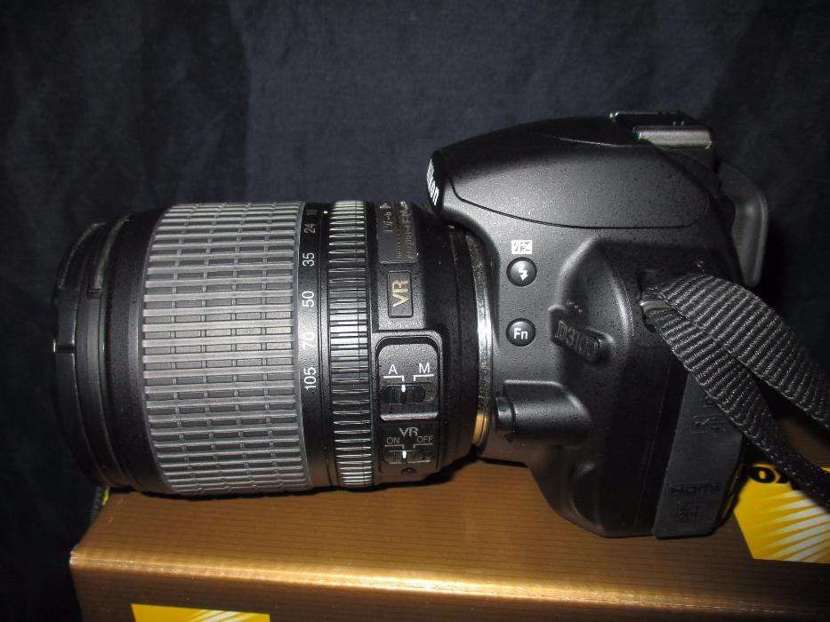 Máquina Fotográfica Digital SLR Nikon D3100 objectiva 18-105 mm