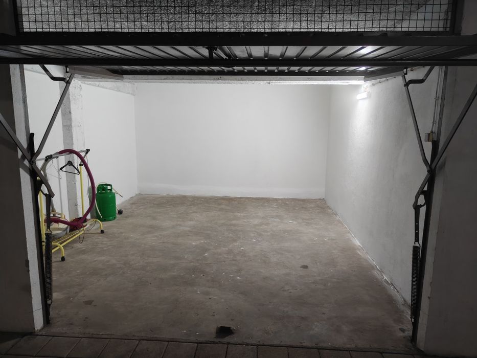 Aluga se Garagem 19 m2 Montijo