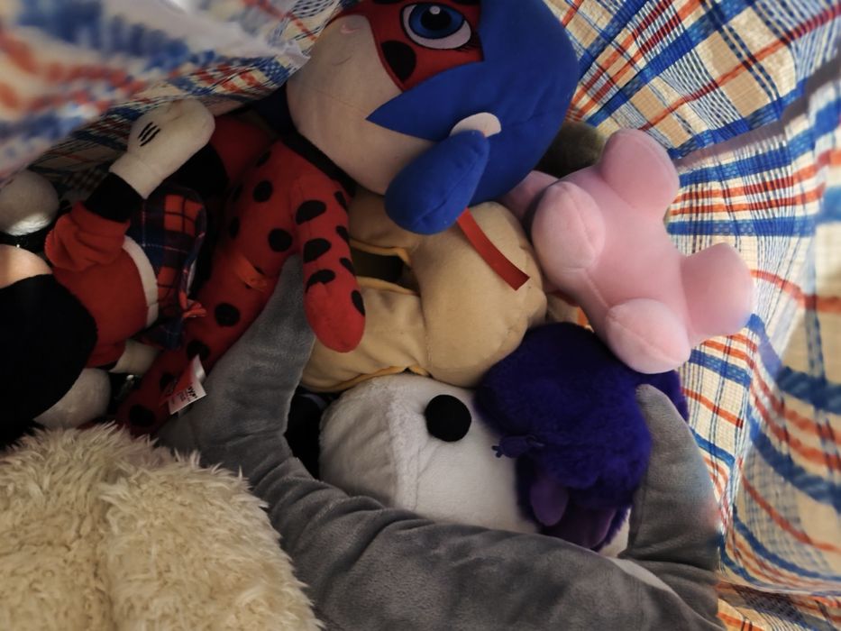 Saco com peluches variados 10€ tudo