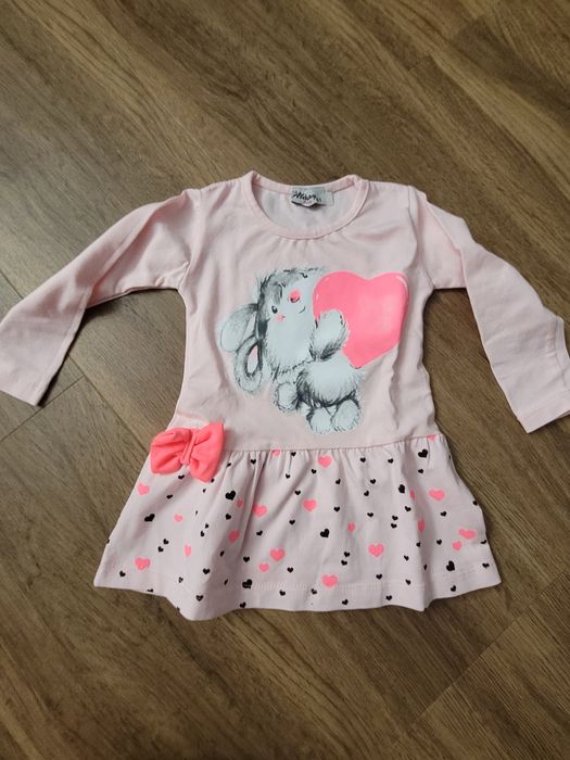 Zestaw ubrań dla dziewczynki r. 68