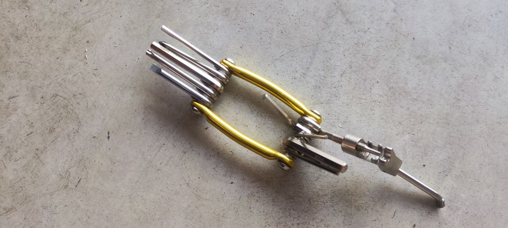 Ferramenta multi bicicleta