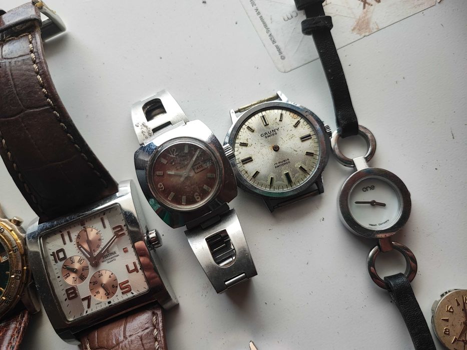 Lote de relógios para peças ou reparação